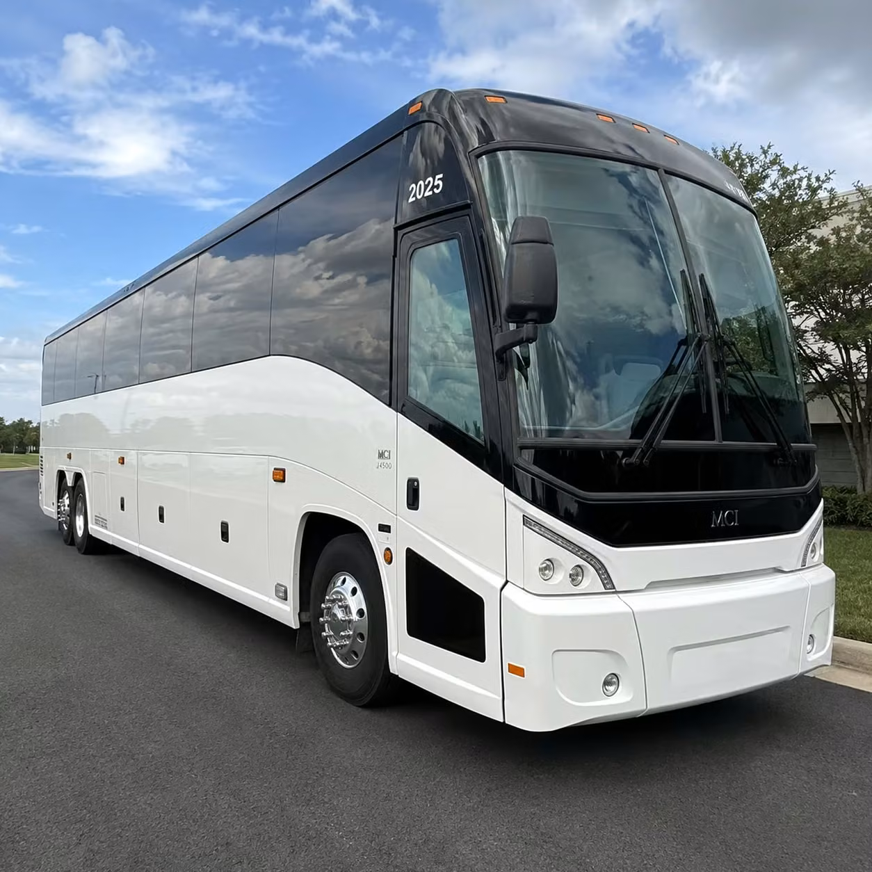 charterbusrentalwarnerrobinsga com lets you compare warner robins concert bus options side by side